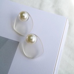 アクリルクリアドロップ×パール ピアス/イヤリング