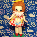 夏のお嬢さん 赤（台座付き／14cm）