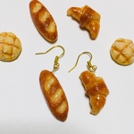 クロワッサンとフランスパンのピアス