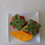 ちりめん細工  柿とイチョウの葉  置き物
