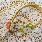 お花バッグチャーム　ベージュ