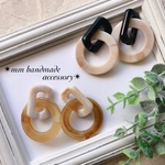 20.マーブルリング二連ピアス