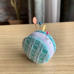 マカロンみたいなピンクッション水色②