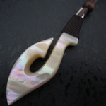 夜光貝ネックレス　フィッシュフック（釣針）Ｇ