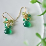 グリーンオニキスとパールのピアス