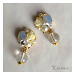 薔薇のビジューピアス(白)