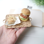 ＊完成品＊羊毛フェルト　フィッシュバーガーとポテトのセット　(トレー付）