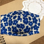 大人用ガーゼマスク（生成りおっきな青色のお花）