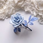 青薔薇の布花ブローチ【藍色】コサージュ