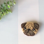 パグのブローチ
