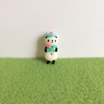 変わった洋服を着たパンダ 羊毛フェルト