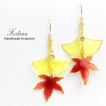 紅葉と銀杏のピアス(254) ピアス/イヤリング/ノンホールピアス/樹脂ピアス