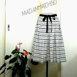 再販軽やかボーダーのプリーツスカート