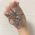 食欲の秋と言い訳をつけて秋に肥える女がつけるピアス