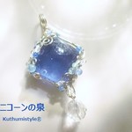 ブルーフローライト&雫ペンダント（ワイヤージュエリー☆ワイヤーアクセサリー☆ワイヤーラッピング天然石ネックレス）