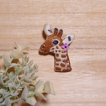 キリンの刺繍ブローチ