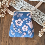 ピンクの花刺繍のがま口財布、カードケース