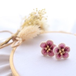 刺繍ピアス pinkflower