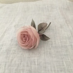 まあるい薔薇のコサージュ