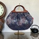 十日町紬のバッグ（花唐草模様）