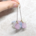 秋色な花びらの舞 ロングピアス イヤリング