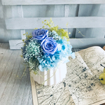 minne特集掲載🔵ブルーローズブルーのバラと紫陽花　開店祝い　結婚祝い　退職祝い　送別祝い　プリザーブドフラワー　お誕生日　青いバラ　新築祝い　お供え　仏花　敬老の日　ブルーローズ　御供え　母の日
