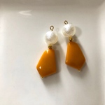 ■マスタードカラーのピアス