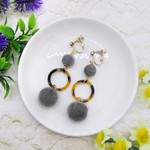 ファーボールの秋色イヤリングorピアス