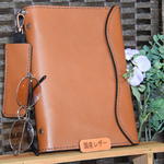 こだわりの手縫　人気のＡ５サイズ　国産本革システム手帳　リフィル付１０点セットとミンクオイル付き