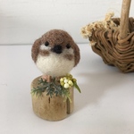 切り株でひと休み♡羊毛フェルトスズメ＊足つき
