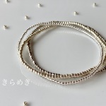 シルバーの三連ブレスレット【シルバー、メタル、ゴム、ゴムブレスレット、シンプル、華奢】