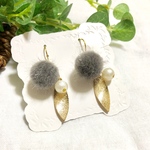 秋冬☆ファーボールとパールのピアス