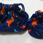 【送料無料】お弁当袋・コップ袋の2点セット　恐竜柄　紐(青色)