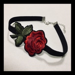 【Rose_suède チョーカー ネックレス。】薔薇 スウェード ﻿ヴィンテージ モード ゴシック チョーカー レザー 病みかわいい