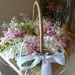 ナチュラルお花いっぱい、リングピローかご。ジニアピンク。