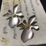 4個✦フラワー ピアス金具