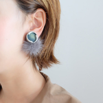 【 chimie vintage-879 】（チャコールグレー）ミンクファーとヴィンテージボタンイヤリング・ピアス