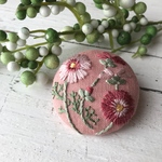 【ブローチorヘアゴムorパッチンピン】刺繍  コスモス (いちごみるく)