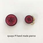 レッド×ゴールドのアシンメトリーピアス