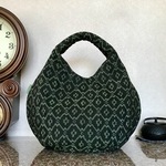 モスグリーンのまるっこ紬バッグ