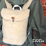 シープボアのモコモコリュック