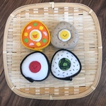 具が外せるフェルトのおにぎり