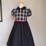 黒チェックのパフスリーブワンピース　120サイズ（限定1点）　
