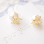 299*"for you"　simple♪　10mm　コットンパールとちょうちょ　樹脂ノンホールイヤリング　