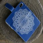 iPhone5/5s/SE/6/7/8/X/XS/6Plus/7Plus/8Plus 手帳型ケース/曼荼羅 ブルーホワイト