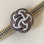 水引 帯留め 和み 金×紺×白