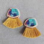 mustard×fringe刺繍ピアス