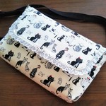 【受注制作】猫にゃん🐱の白色スリムショルダーバッグ