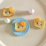 鯛焼きのせ♥くまさんトースト ブローチ