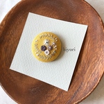 刺繍ブローチ